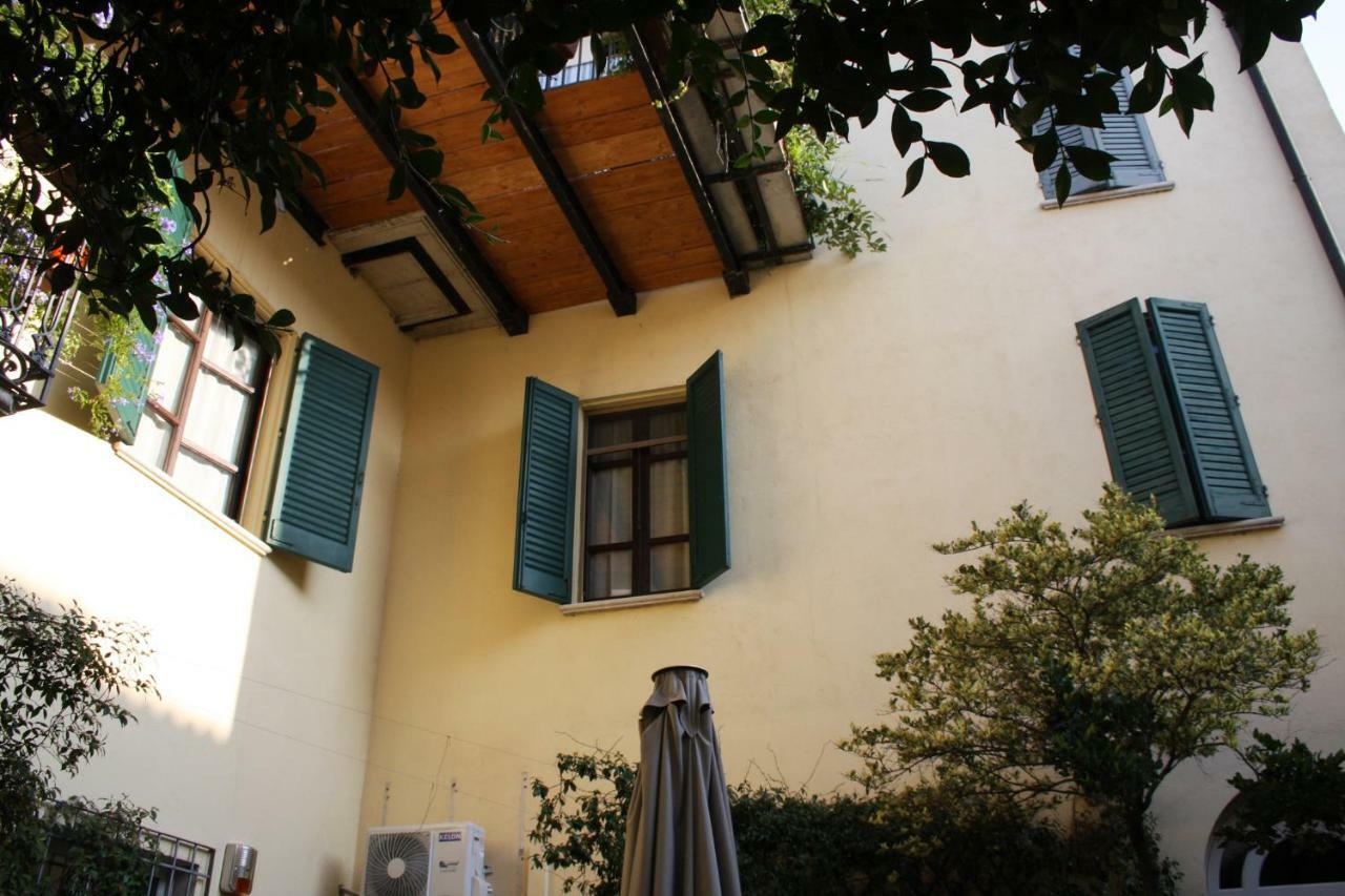 B&B Casa Dei Poeti Mantua Exterior foto